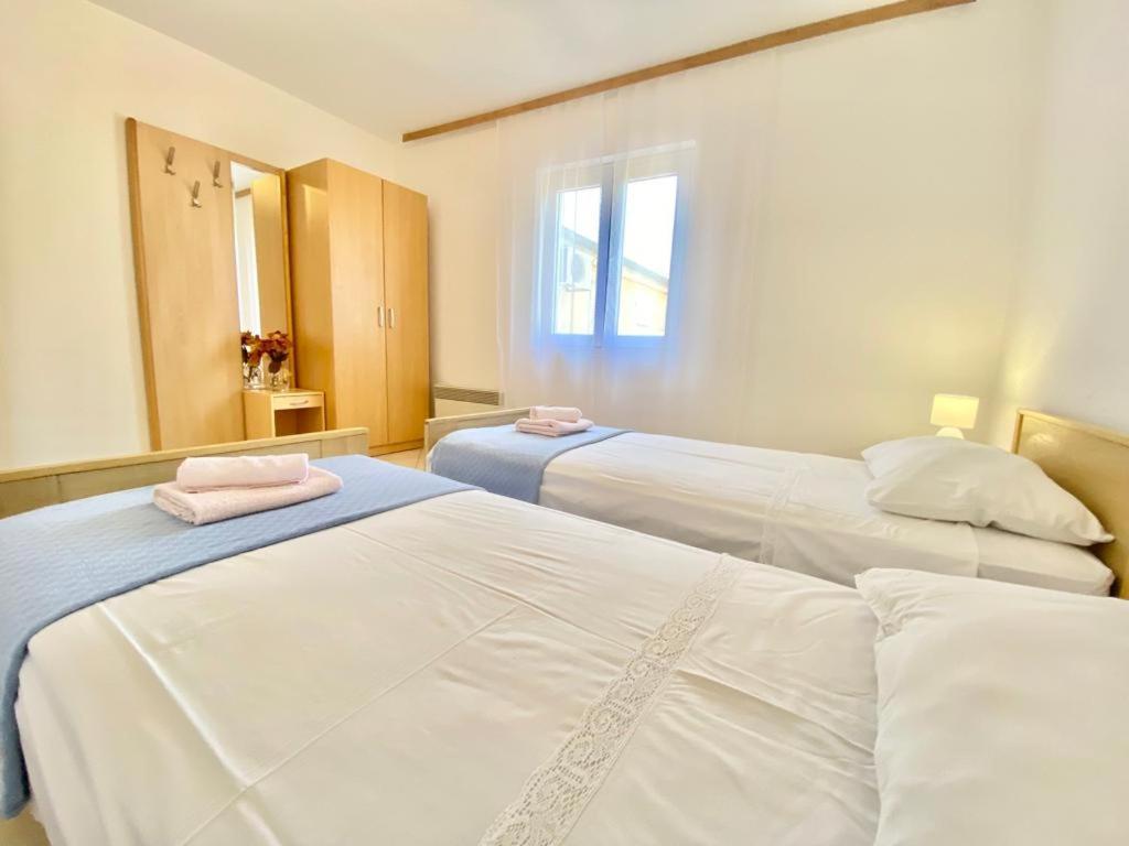 Apartamento Porat Starigrad Paklenica Exterior foto